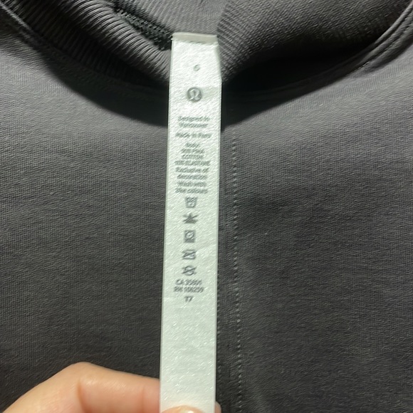 LA mock neck - Picture 2 of 3